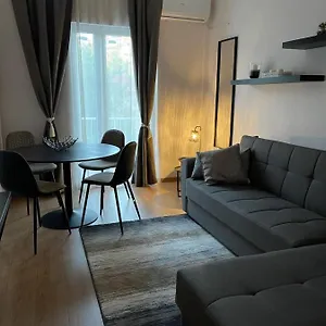 https://luxury-furnished-apartment-near-the-center-gallery-55.hotels-of-thessaloniki.com